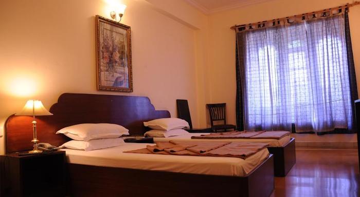 Hotel Pratap Palace
